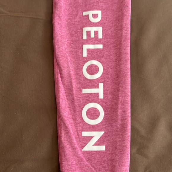 Beyond Yoga Peloton leggings - Picture 3 of 4